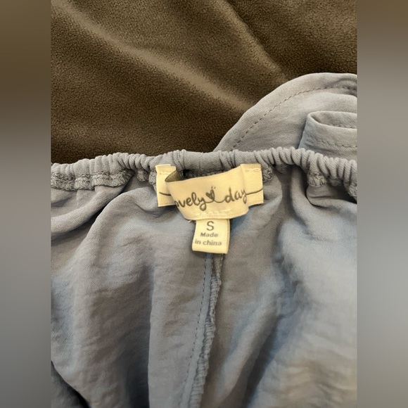 Open-back Romper - Picture 3 of 3